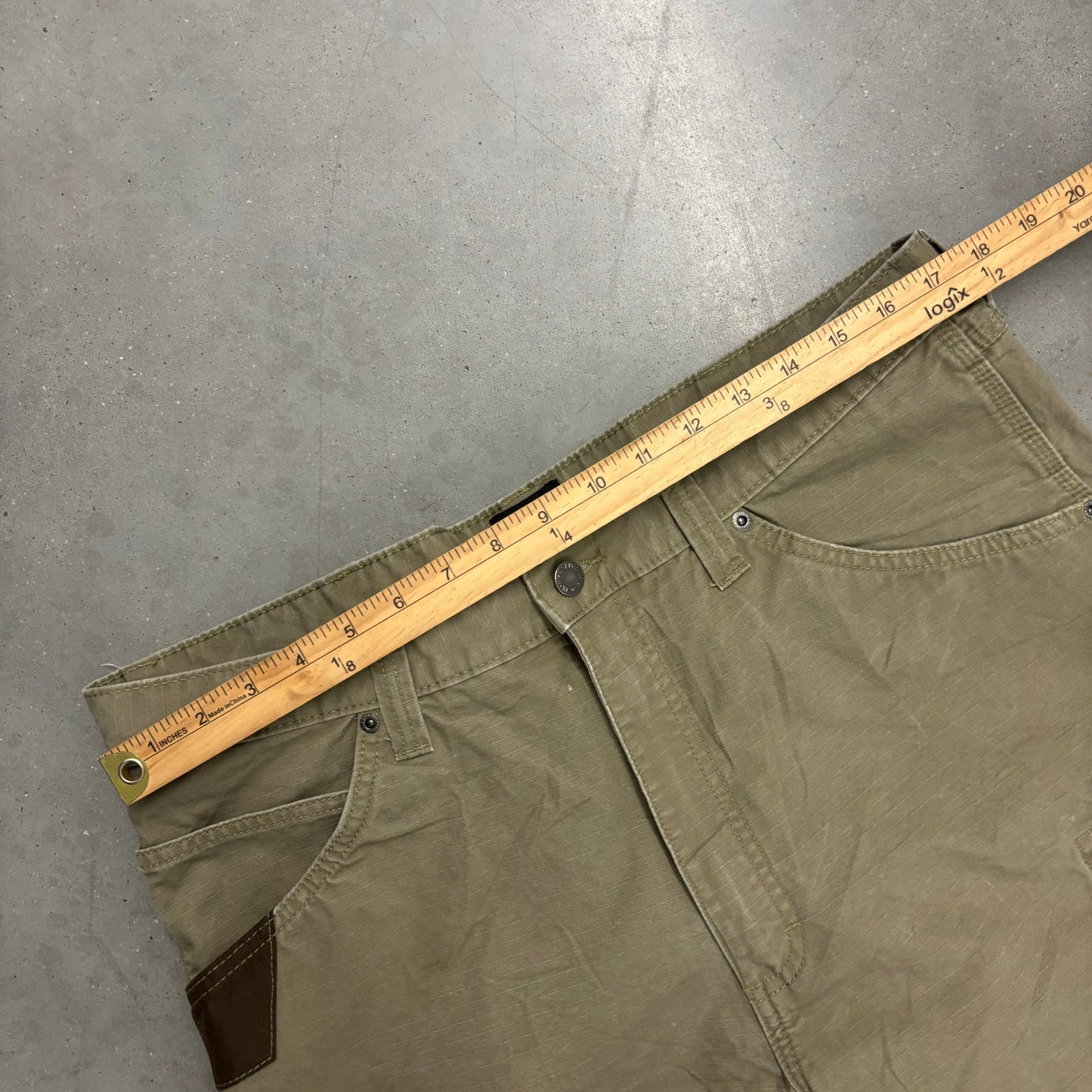 Vintage Tan Wrangler Cargo Shorts