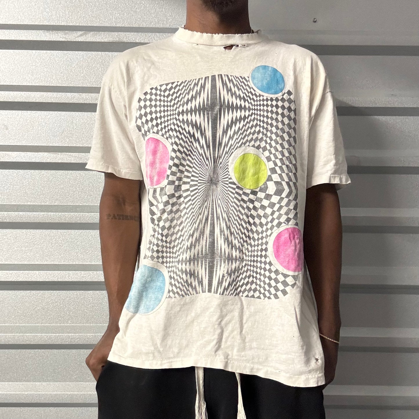 Vintage 90s Optical Illusion Tee