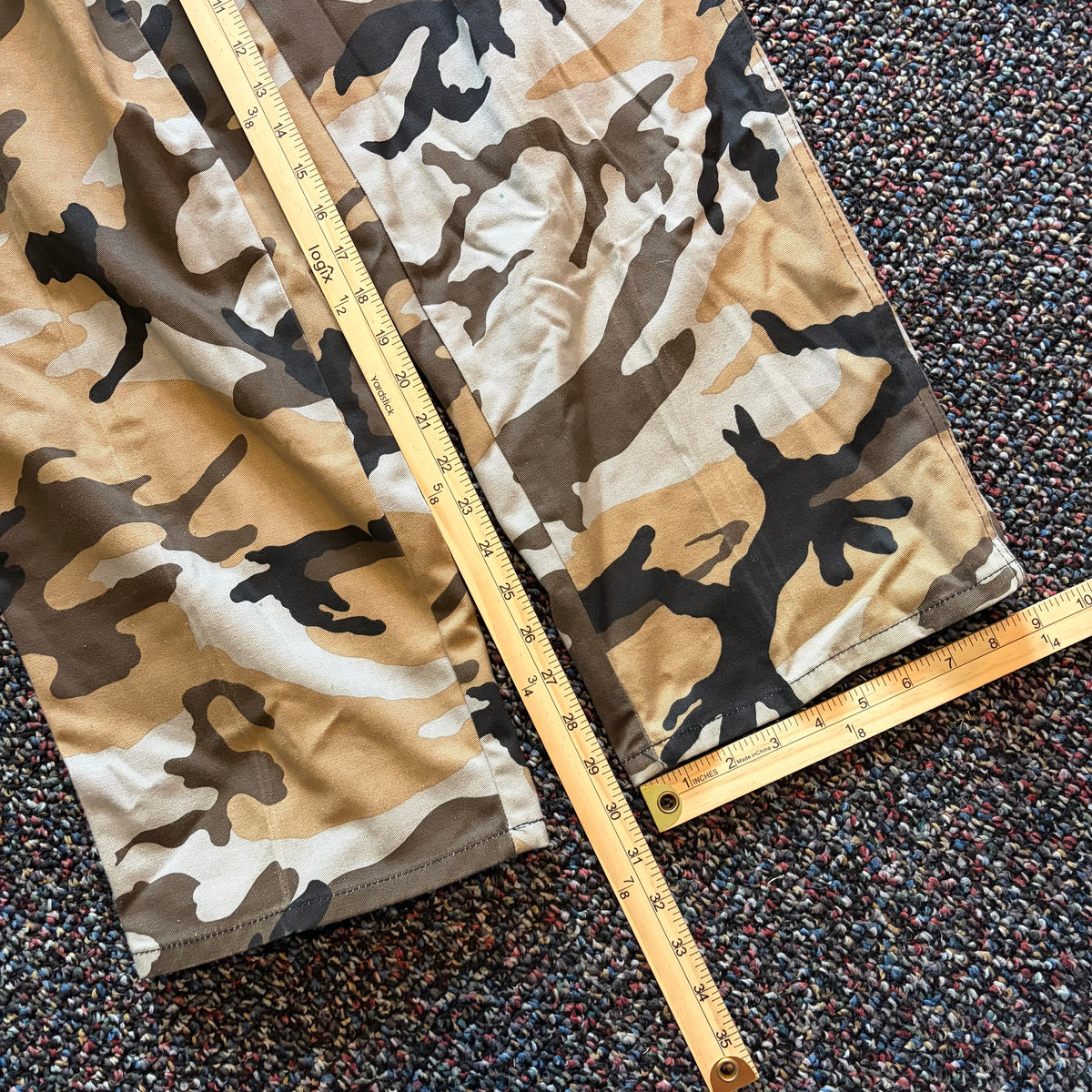 Y2K La Gate Camo Cargo Pants