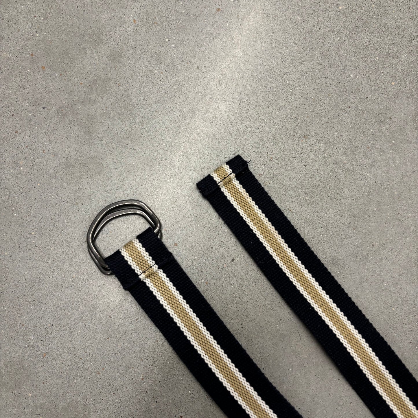Y2K Navy n Tan Loop Belt
